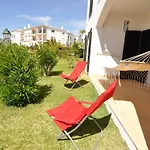 Between Golf And * بورتيماو