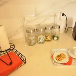 شقة Between Golf And