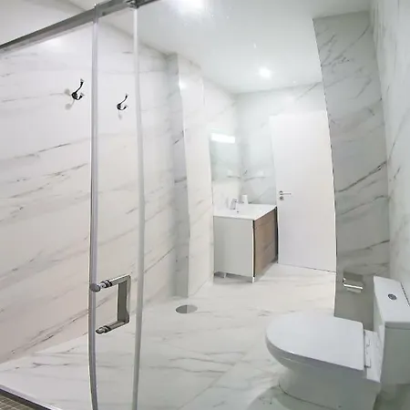 Between Golf And Lägenhet Portimão