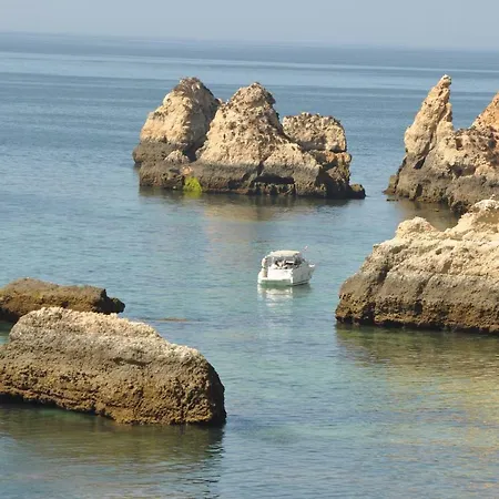 Between Golf And Lägenhet Portimão