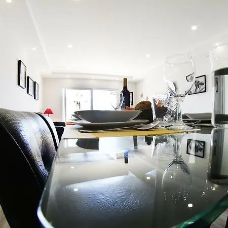 アパート Between Golf And ポルティマン