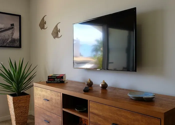 Between Golf And Apartamento *