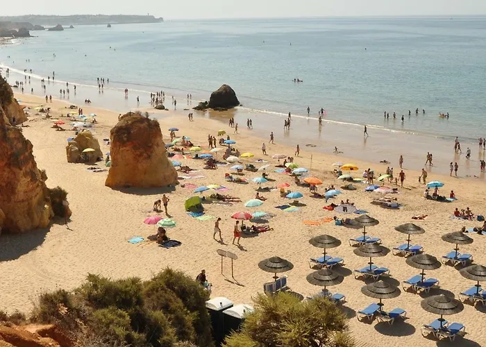 아파트 Between Golf And