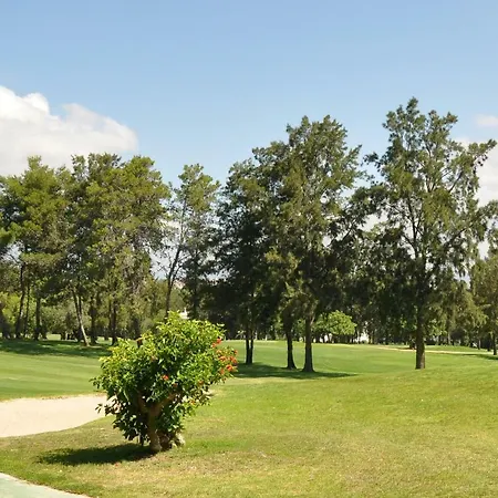 Between Golf And Lejlighed