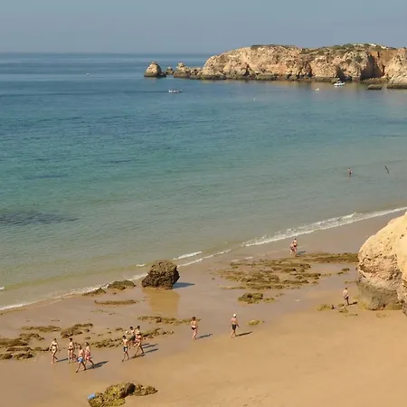 公寓 Between Golf And *